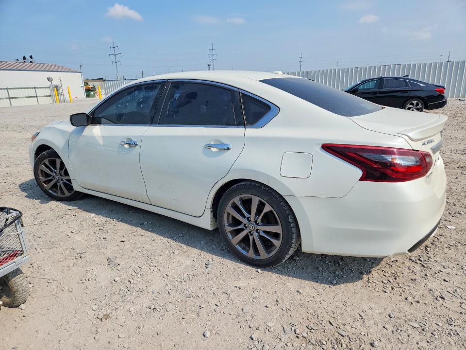 61507166 :رقم المزاد ، 1N4AL3AP9JC200051 vin ، 2018 Nissan Altima مزاد بيع