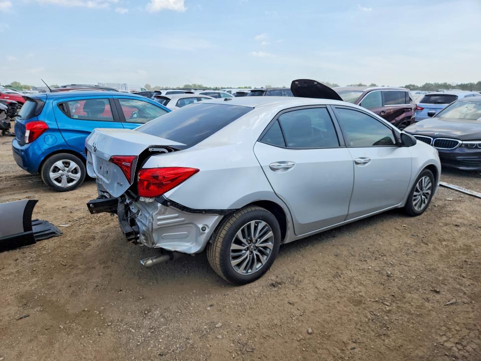 58894126 :رقم المزاد ، 2T1BURHE8JC003219 vin ، 2018 Toyota Corolla مزاد بيع
