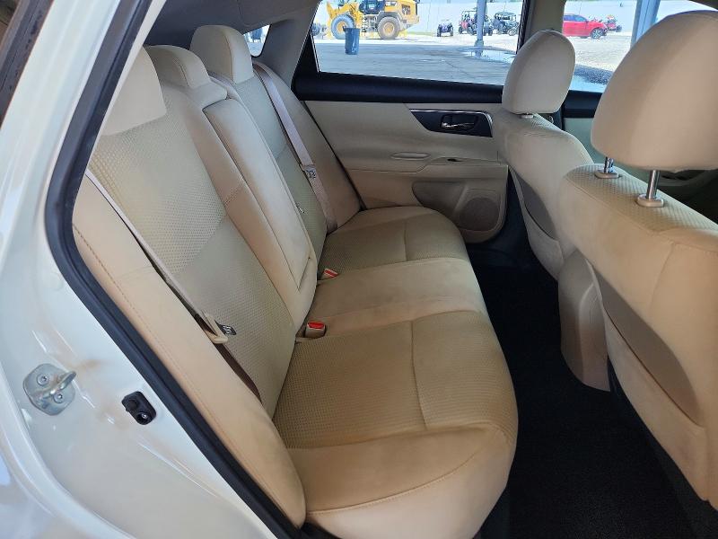 2015 Nissan Altima მანქანა იყიდება აუქციონზე, vin: 1N4AL3AP4FC209943, აუქციონის ნომერი: 60188196