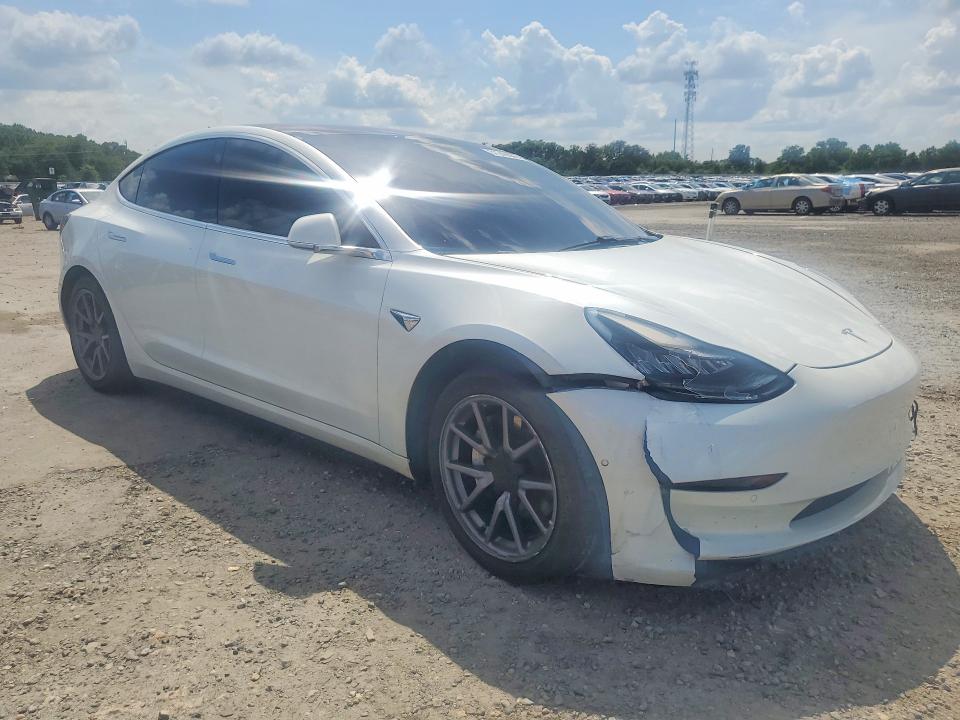 61249686 :رقم المزاد ، 5YJ3E1EA4JF161539 vin ، 2018 Tesla Model 3 مزاد بيع