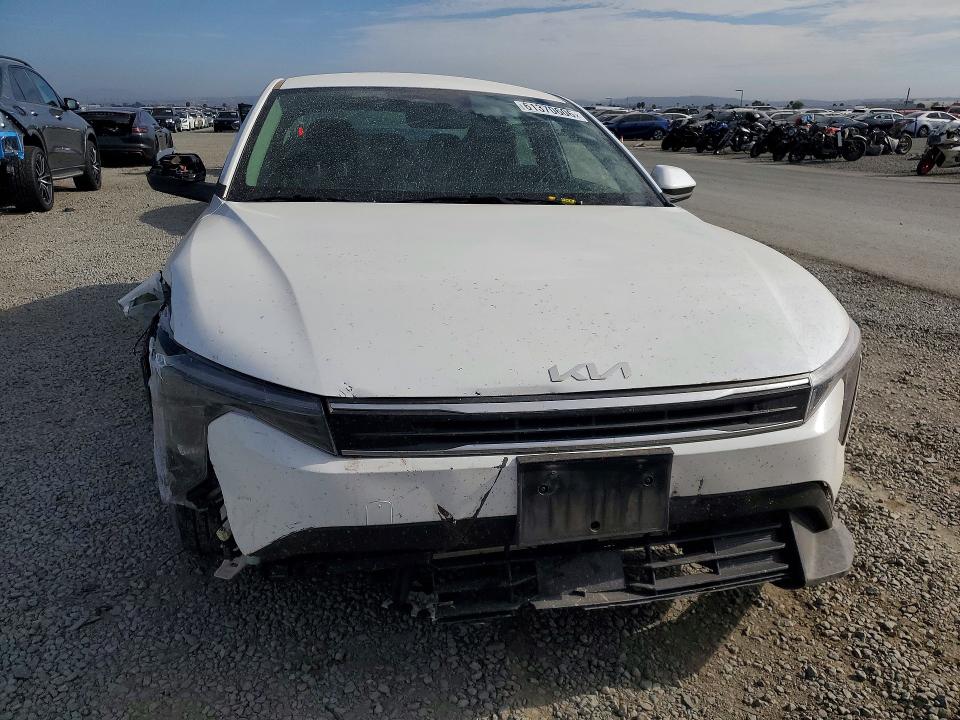 2025 Kia K4 მანქანა იყიდება აუქციონზე, vin: 3KPFT4DEXSE180824, აუქციონის ნომერი: 61370606