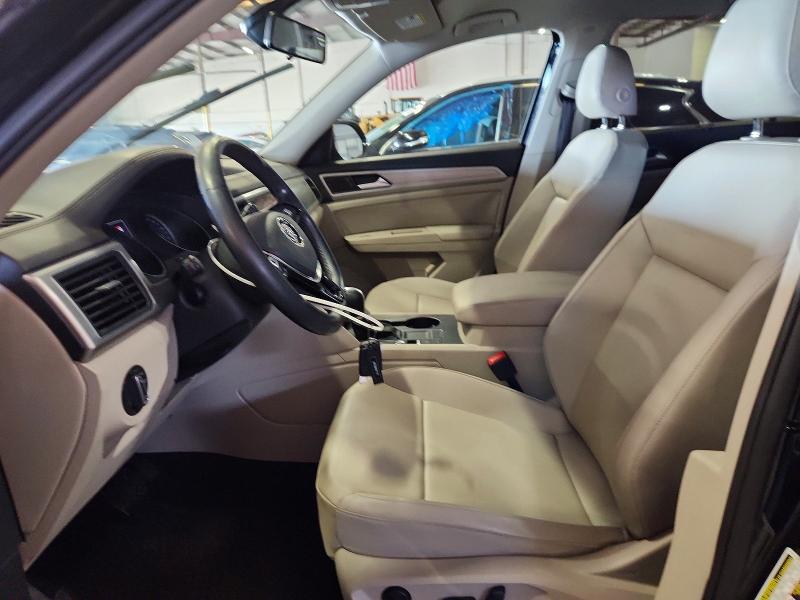 61737746 :رقم المزاد ، 1V2CR2CA3JC580717 vin ، 2018 Volkswagen Atlas مزاد بيع