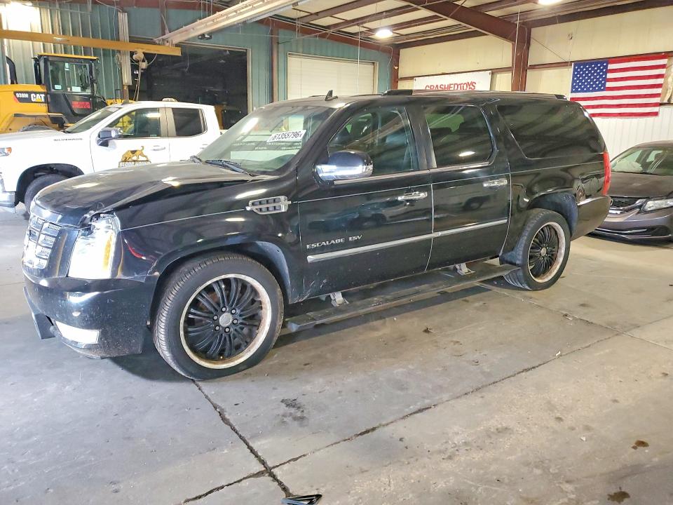 61355796 :رقم المزاد ، 1GYS4JEF5BR147245 vin ، 2011 Cadillac Escalade مزاد بيع