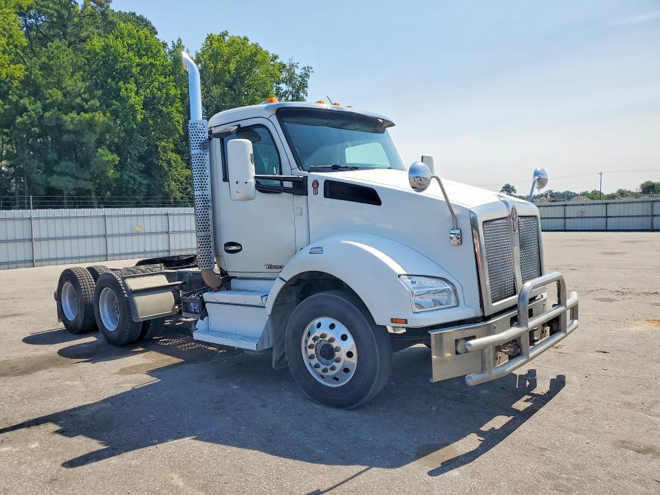 61510806 :رقم المزاد ، 1XKZDP9X6LJ396801 vin ، 2020 Kenworth Construction مزاد بيع