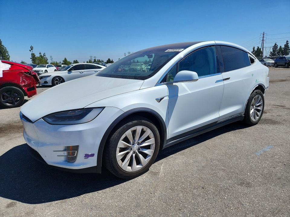 Auction sale of the 2018 Tesla Model X, vin: 5YJXCAE29JF124180, lot number: 62380666