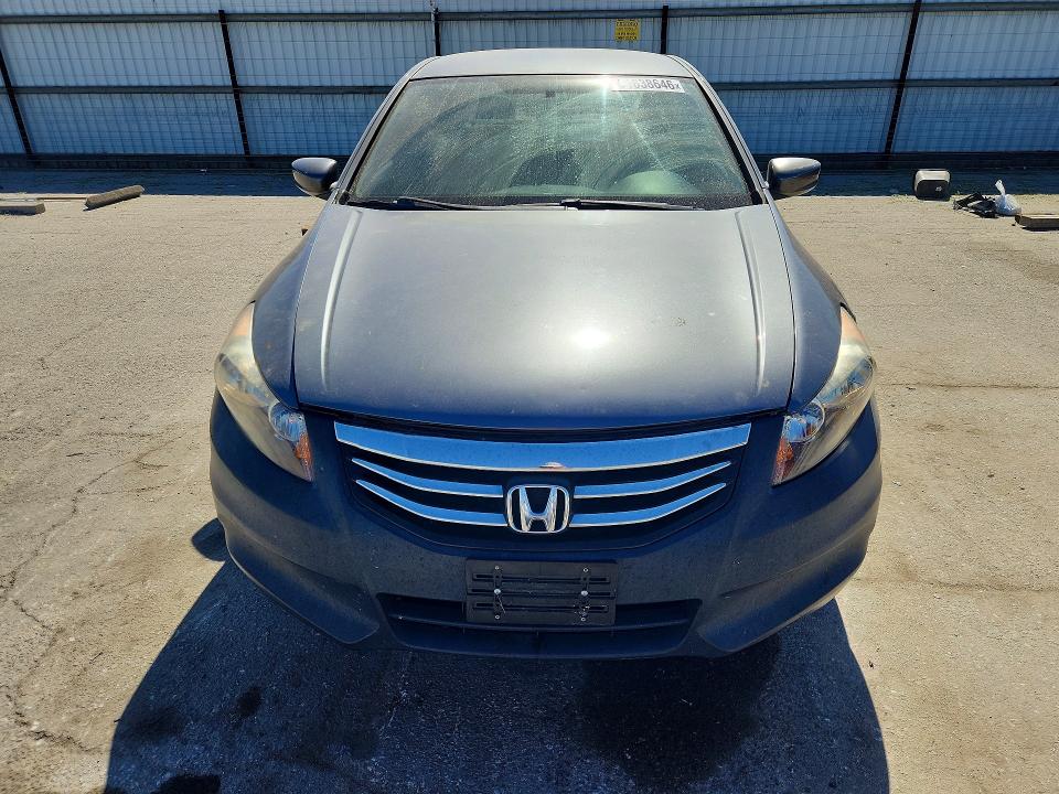 61638646 :رقم المزاد ، 1HGCP2F64BA122004 vin ، 2011 Honda Accord مزاد بيع