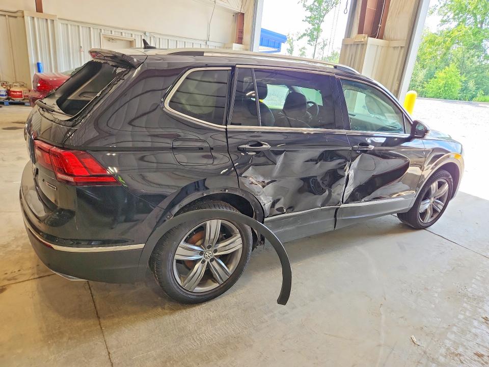 61343706 :رقم المزاد ، 3VV2B7AXXLM137621 vin ، 2020 Volkswagen Tiguan مزاد بيع