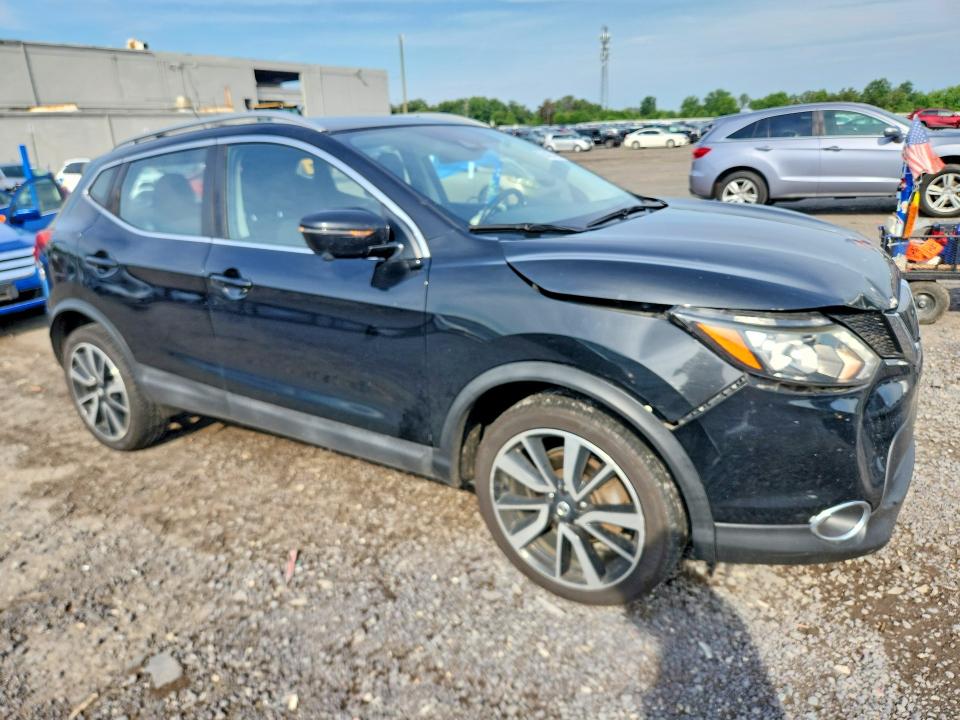 60497426 :رقم المزاد ، JN1BJ1CP0HW007353 vin ، 2017 Nissan Rogue Sport مزاد بيع