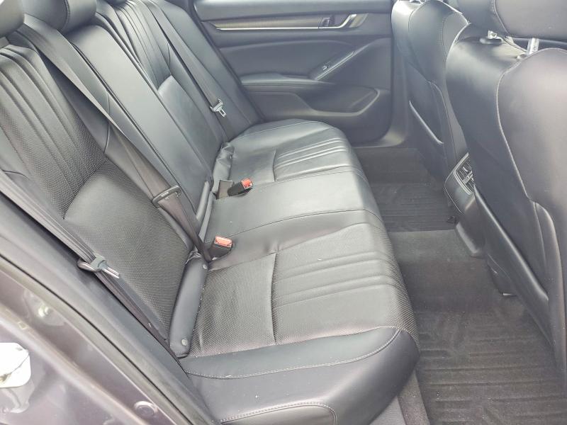 62267086 :رقم المزاد ، 1HGCV1F50JA239164 vin ، 2018 Honda Accord مزاد بيع