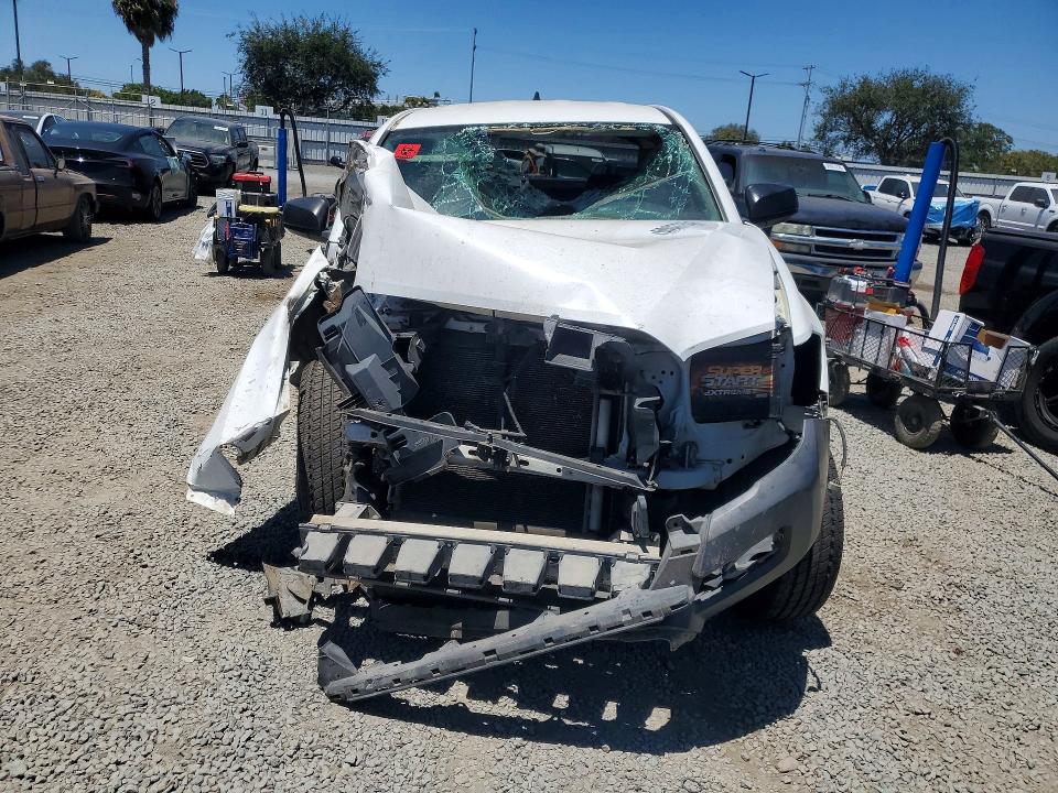 60037646 :رقم المزاد ، 5TFRX5GN6HX075791 vin ، 2017 Toyota Tacoma مزاد بيع