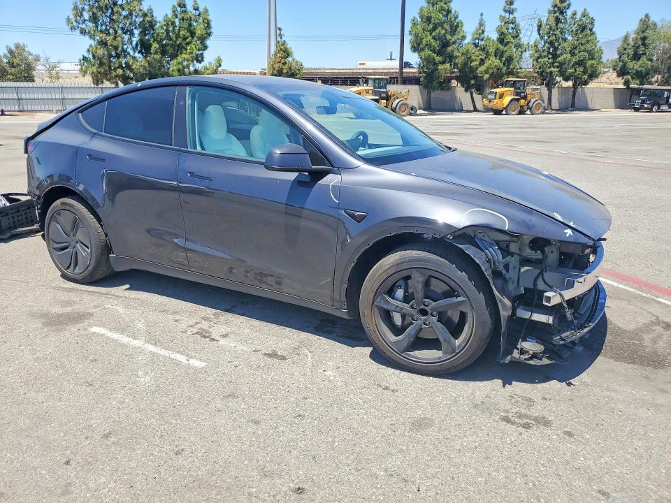 2026 Tesla Model Y მანქანა იყიდება აუქციონზე, vin: 7SAYGDEDXTF415367, აუქციონის ნომერი: 63245066