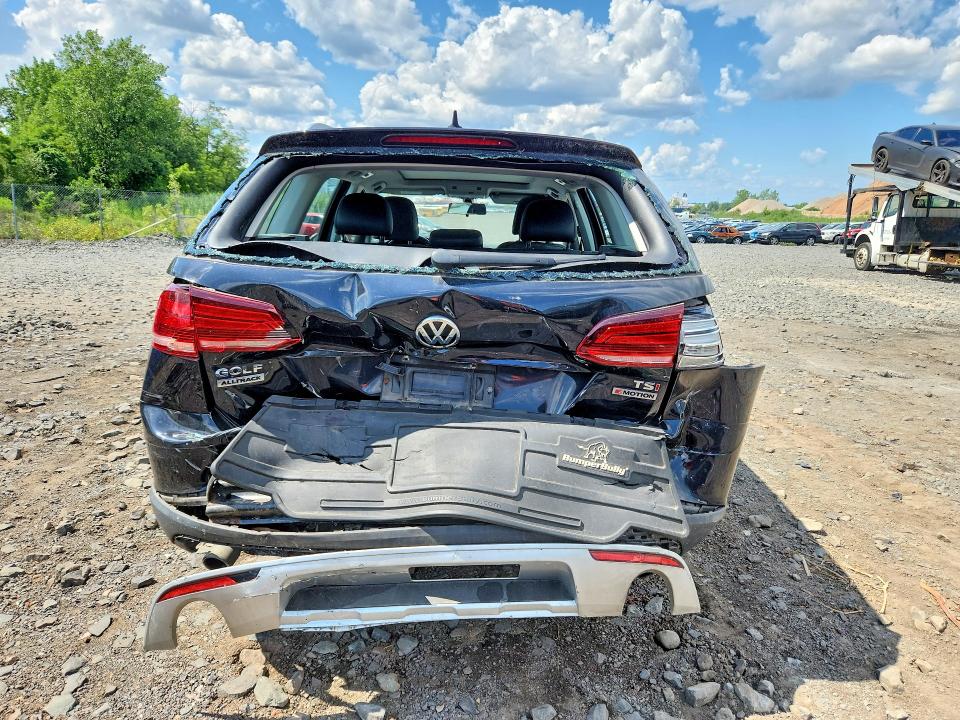 63511286 :رقم المزاد ، 3VWH17AU6JM756177 vin ، 2018 Volkswagen Golf Alltrack مزاد بيع