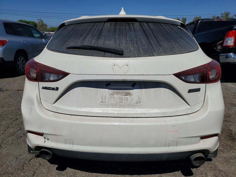 60197236 :رقم المزاد ، 3MZBN1L37JM171202 vin ، 2018 Mazda 3 مزاد بيع