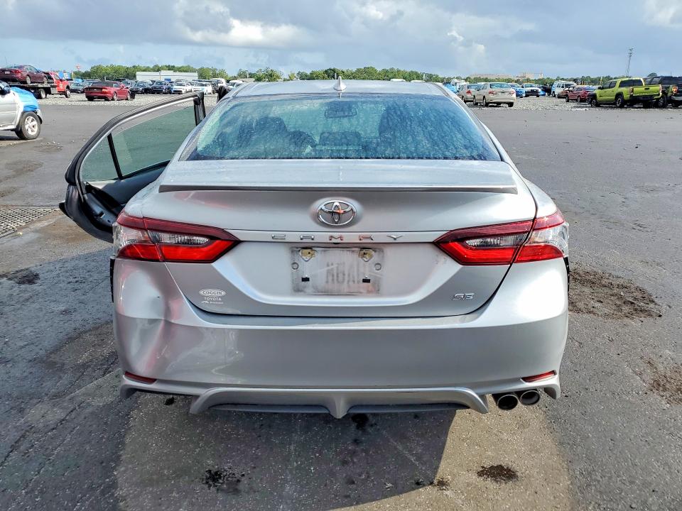 2022 Toyota Camry მანქანა იყიდება აუქციონზე, vin: 4T1T11AK7NU642520, აუქციონის ნომერი: 59358716
