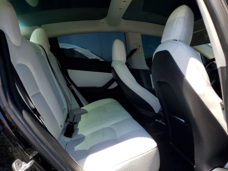 62893216 :رقم المزاد ، 5YJ3E1EB6JF055120 vin ، 2018 Tesla Model 3 مزاد بيع