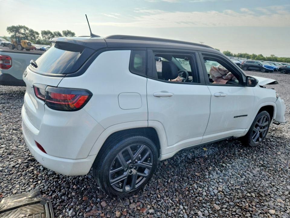 61339736 :رقم المزاد ، 3C4NJDCN7ST568561 vin ، 2025 Jeep Compass مزاد بيع