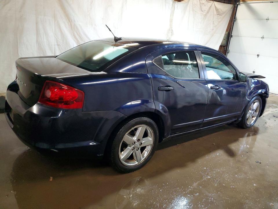 62472646 :رقم المزاد ، 1B3BD1FB9BN558917 vin ، 2011 Dodge Avenger مزاد بيع