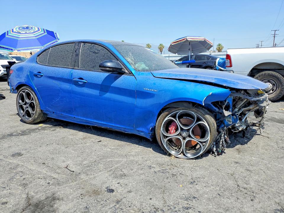 59393126 :رقم المزاد ، ZARFAMBN2N7660181 vin ، 2022 Alfa Romeo Giulia مزاد بيع
