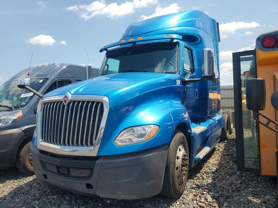 60576086 :رقم المزاد ، 3HSKZAPRXKN648228 vin ، 2019 International Lt625 مزاد بيع