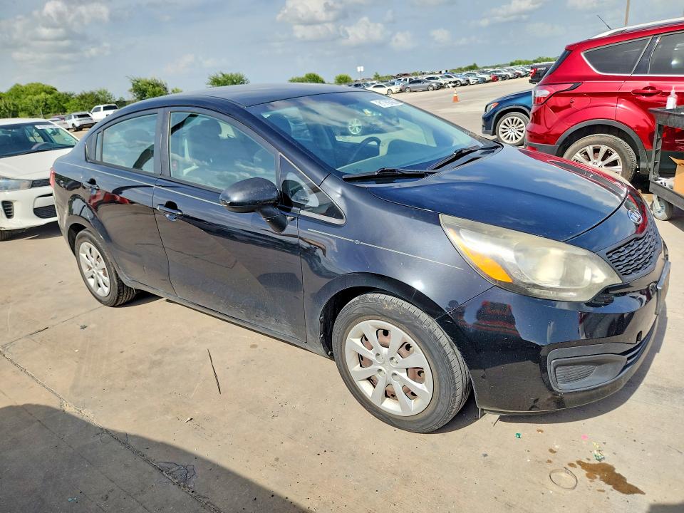 61799766 :رقم المزاد ، KNADM4A39F6527091 vin ، 2015 Kia Rio مزاد بيع