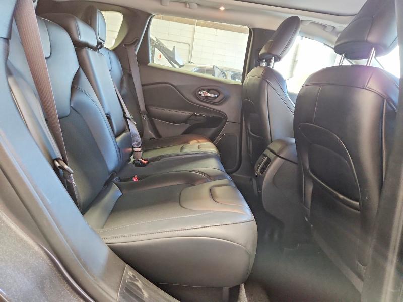 61070576 :رقم المزاد ، 1C4PJMLB5MD240174 vin ، 2021 Jeep Cherokee مزاد بيع