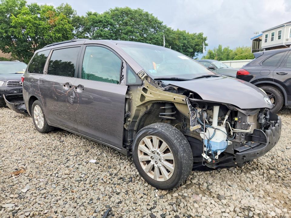 Продаж на аукціоні авто 2015 Toyota Sienna, vin: 5TDJK3DCXFS102058, номер лоту: 62389306