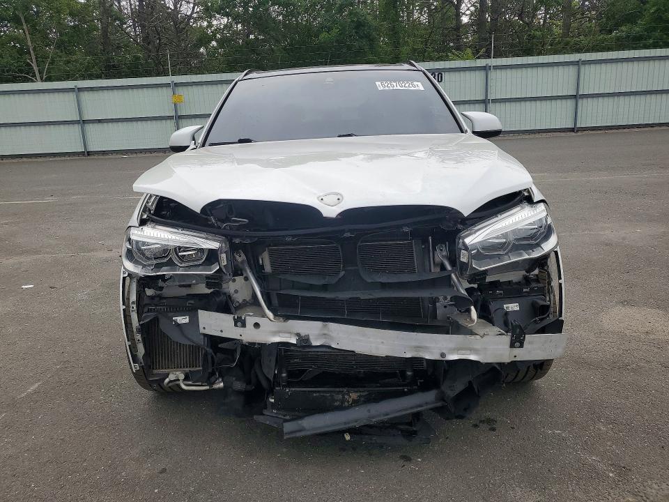 62670226 :رقم المزاد ، 5YMKT6C3XH0U39153 vin ، 2017 Bmw X5 مزاد بيع