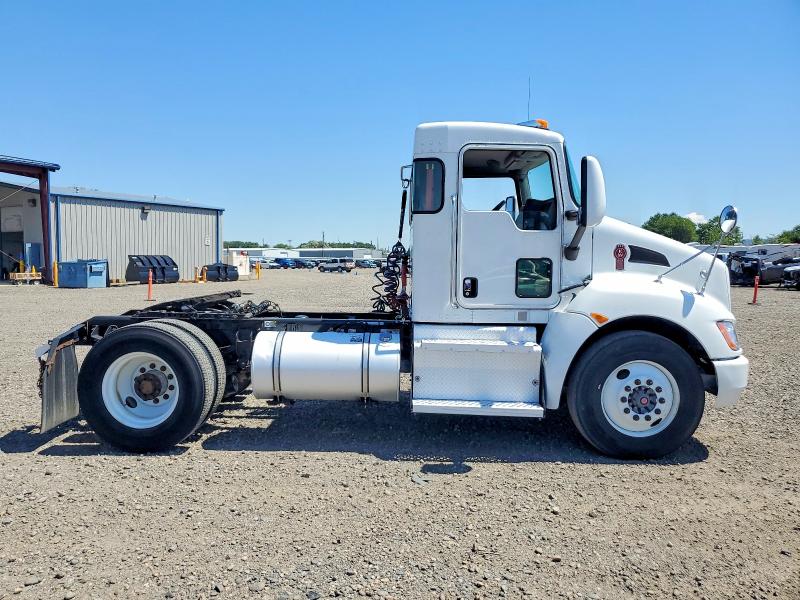 57896136 :رقم المزاد ، 2XKHAJ7X5FM462708 vin ، 2015 Kenworth T370 مزاد بيع