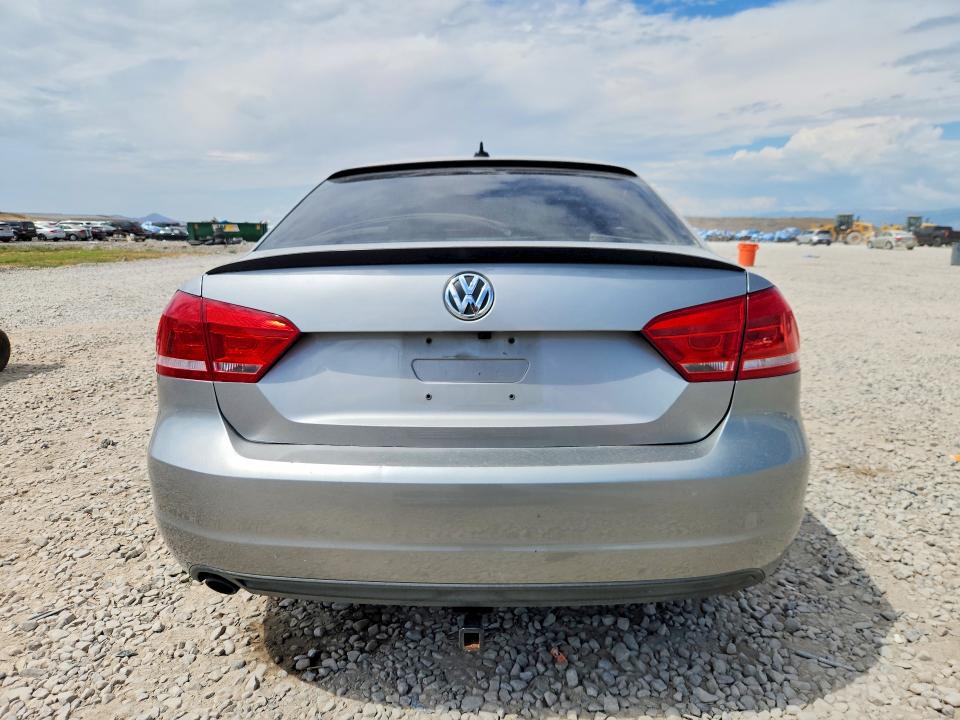 61721716 :رقم المزاد ، 1VWBH7A31DC016938 vin ، 2013 Volkswagen Passat مزاد بيع