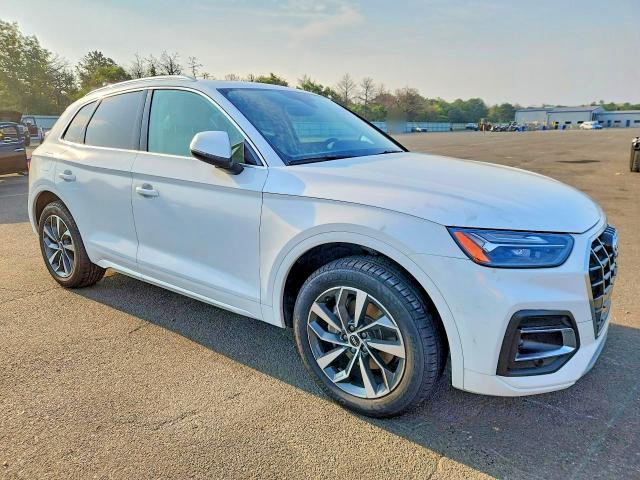 61436816 :رقم المزاد ، WA1BAAFY4M2051272 vin ، 2021 Audi Q5 مزاد بيع