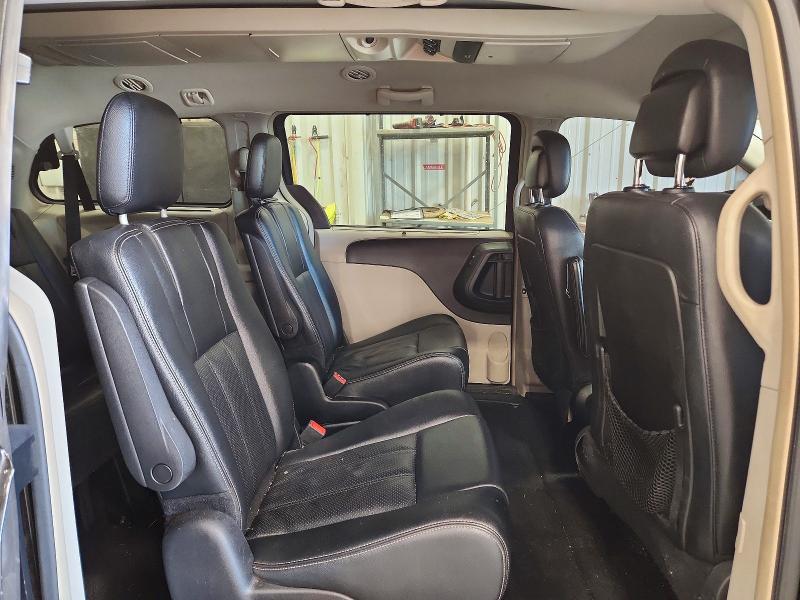 60791896 :رقم المزاد ، 2C4RC1CG1FR707880 vin ، 2015 Chrysler Town & Country مزاد بيع