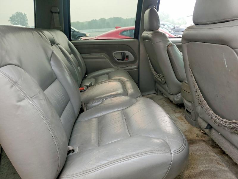 1995 Chevrolet Suburban მანქანა იყიდება აუქციონზე, vin: 1GNEC16K8SJ458515, აუქციონის ნომერი: 60993936