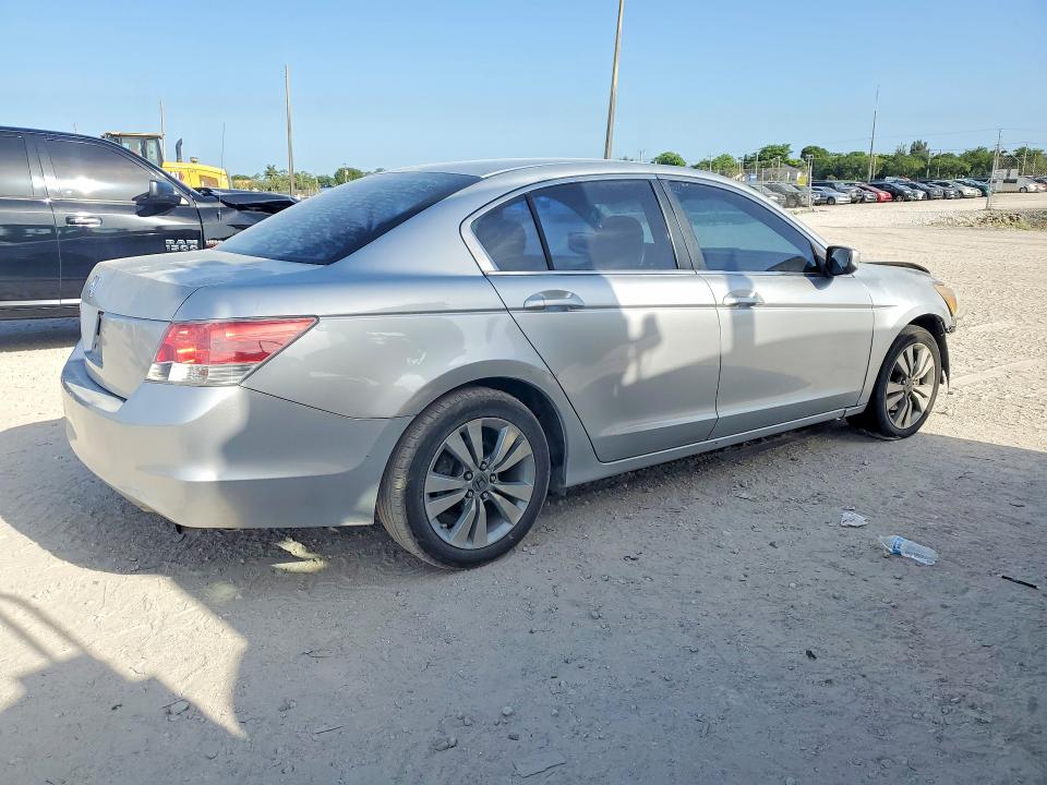 Продажа на аукционе авто 2009 Honda Accord, vin: 1HGCP26719A137305, номер лота: 61482926