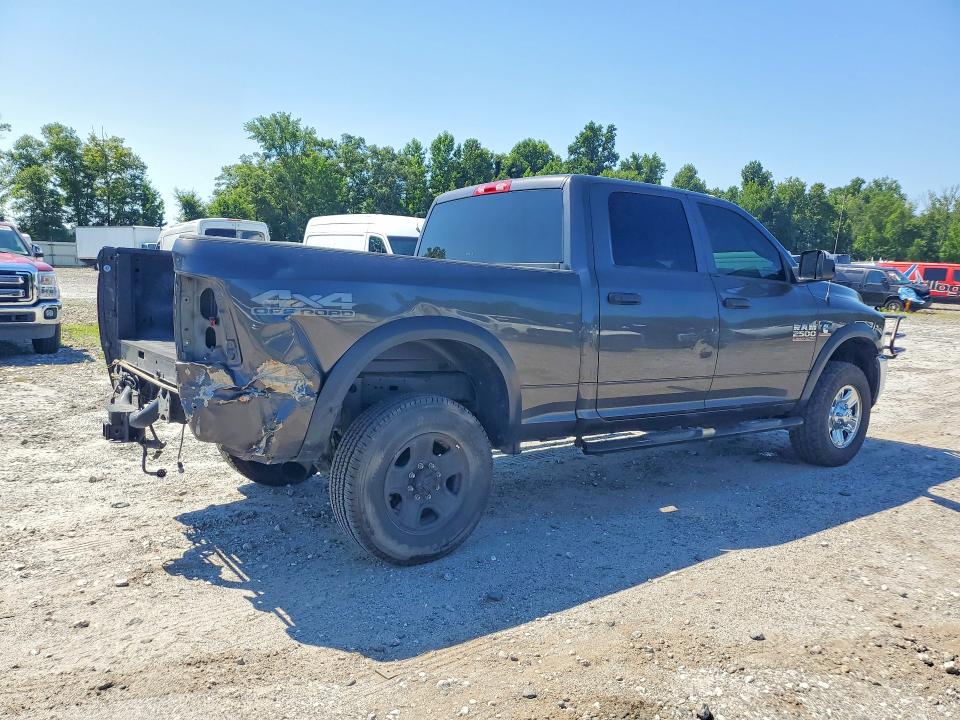 60562516 :رقم المزاد ، 3C6UR5CL0JG378799 vin ، 2018 Ram 2500 مزاد بيع