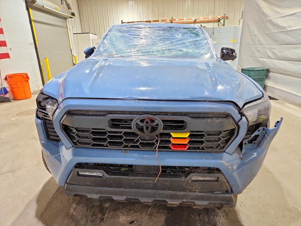 2026 Toyota Tacoma მანქანა იყიდება აუქციონზე, vin: 3TMLB5JN3TM222810, აუქციონის ნომერი: 61138646