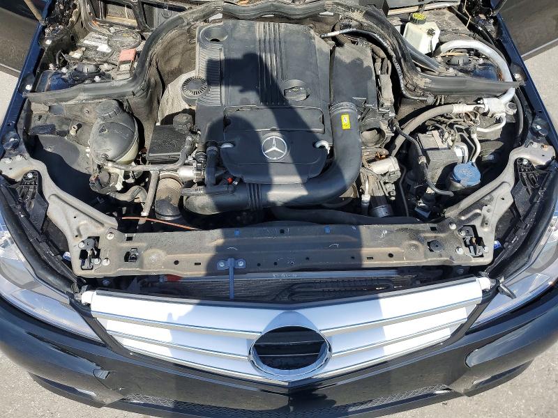 2013 Mercedes-benz C მანქანა იყიდება აუქციონზე, vin: WDDGF4HB5DA797538, აუქციონის ნომერი: 61694306