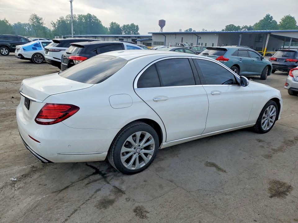 61016056 :رقم المزاد ، WDDZF4KB2HA171890 vin ، 2017 Mercedes-benz E مزاد بيع