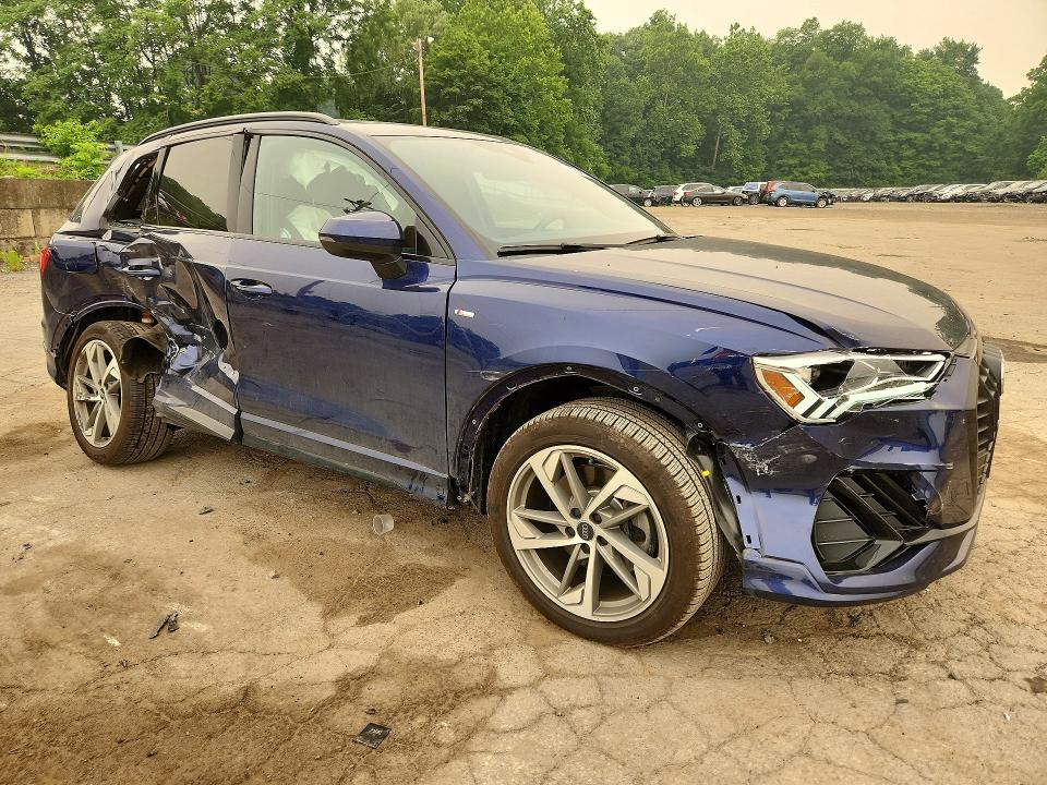 Продажа на аукционе авто 2025 Audi Q3, vin: WA1DECF31S1112822, номер лота: 61342926