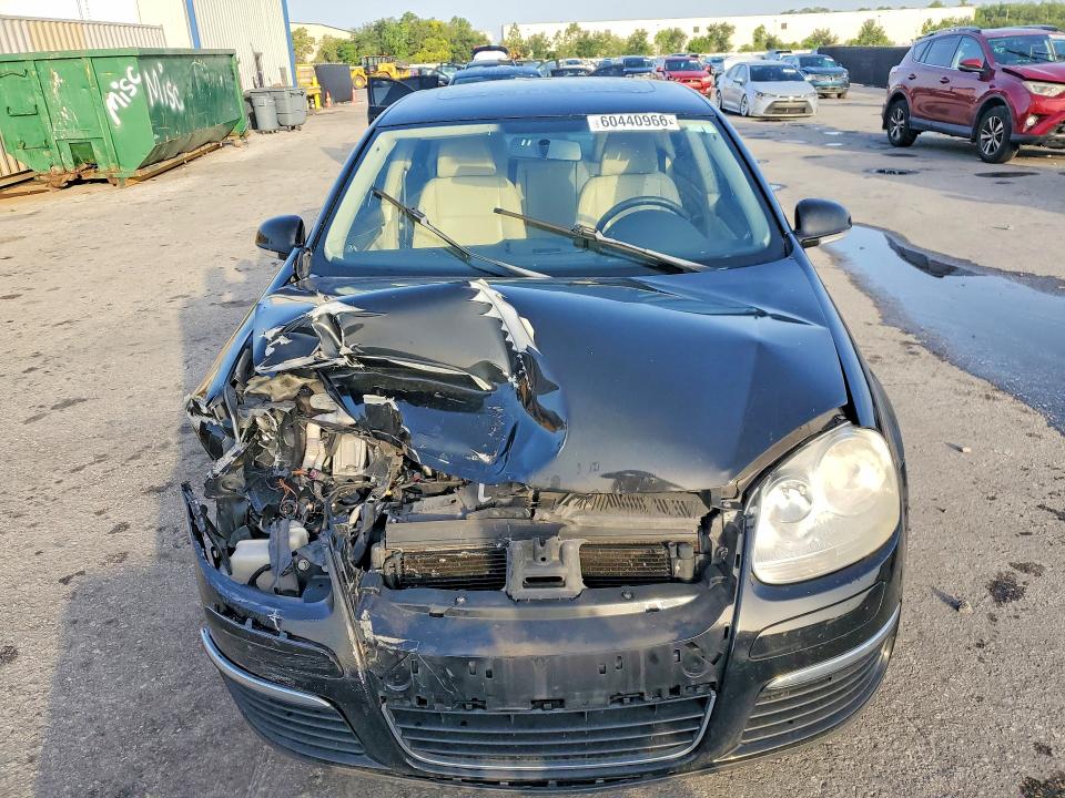 60440966 :رقم المزاد ، 3VWRX7AJ8AM157662 vin ، 2010 Volkswagen Jetta مزاد بيع