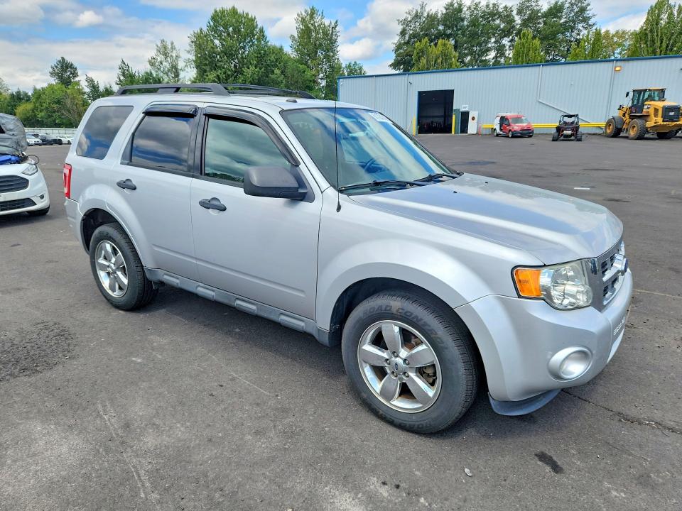 61724646 :رقم المزاد ، 1FMCU9D74BKC49885 vin ، 2011 Ford Escape مزاد بيع