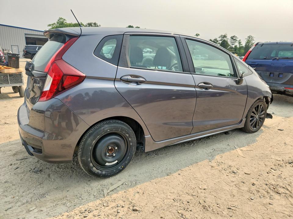 61034386 :رقم المزاد ، 3HGGK5H67JM710415 vin ، 2018 Honda Fit مزاد بيع