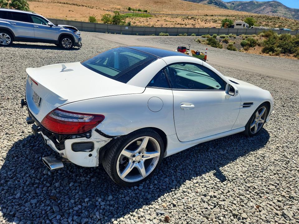 61387156 :رقم المزاد ، WDDPK4HAXEF086165 vin ، 2014 Mercedes-benz Slk مزاد بيع