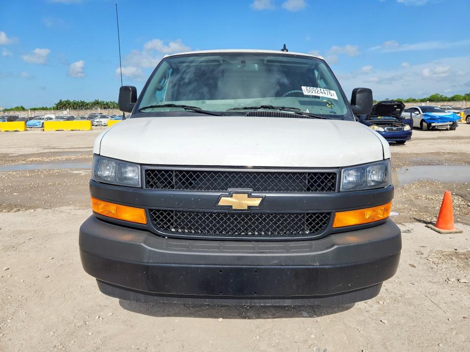 60924476 :رقم المزاد ، 1GCWGBFP1S1269899 vin ، 2025 Chevrolet Express G2500 مزاد بيع