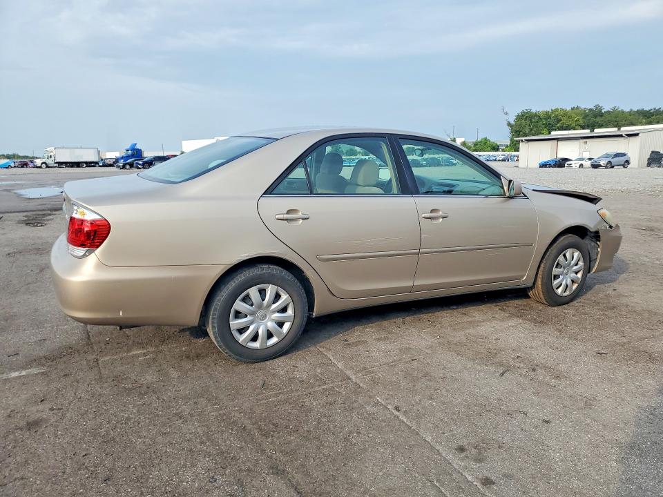 62974826 :رقم المزاد ، 4T1BE32K55U941952 vin ، 2005 Toyota Camry مزاد بيع
