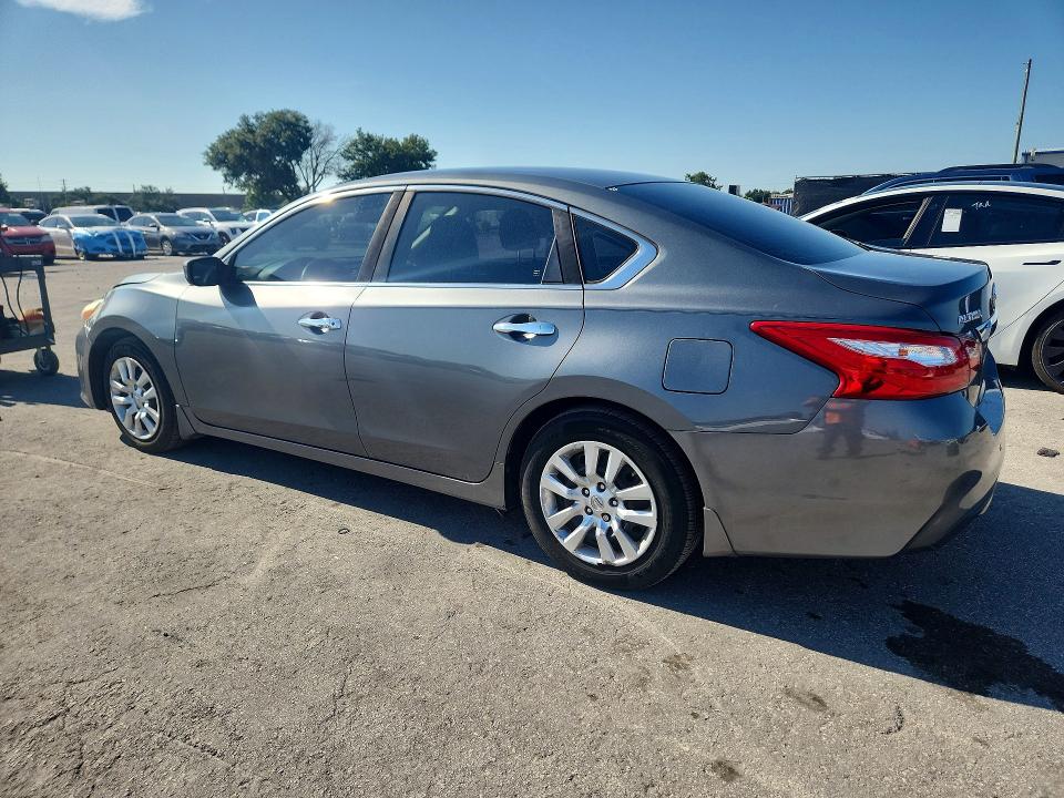 2017 Nissan Altima მანქანა იყიდება აუქციონზე, vin: 1N4AL3AP8HC495847, აუქციონის ნომერი: 59902646