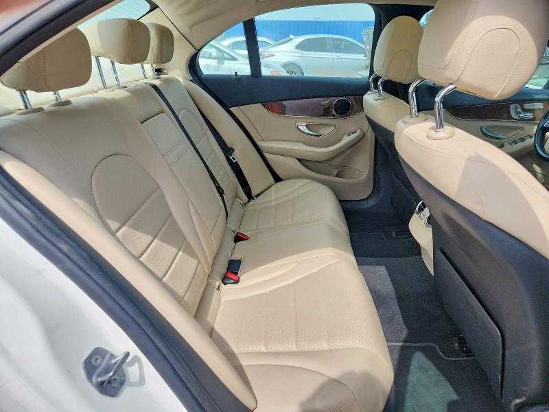 60189856 :رقم المزاد ، 55SWF4KB7HU224781 vin ، 2017 Mercedes-benz C مزاد بيع