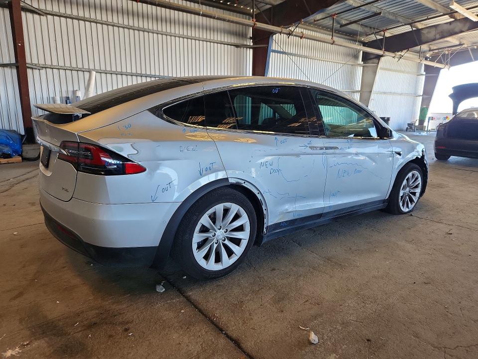 Продаж на аукціоні авто 2018 Tesla Model X, vin: 5YJXCDE27JF126933, номер лоту: 62542576