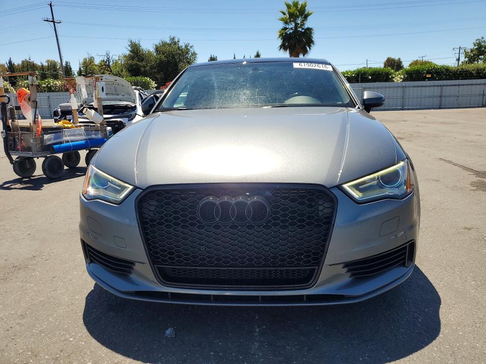 Продажа на аукционе авто 2015 Audi A3, vin: WAUCCGFF1F1075914, номер лота: 61902616