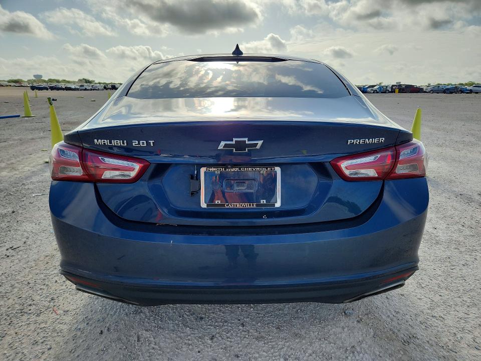 60626136 :رقم المزاد ، 1G1ZE5SX0NF108308 vin ، 2022 Chevrolet Malibu مزاد بيع