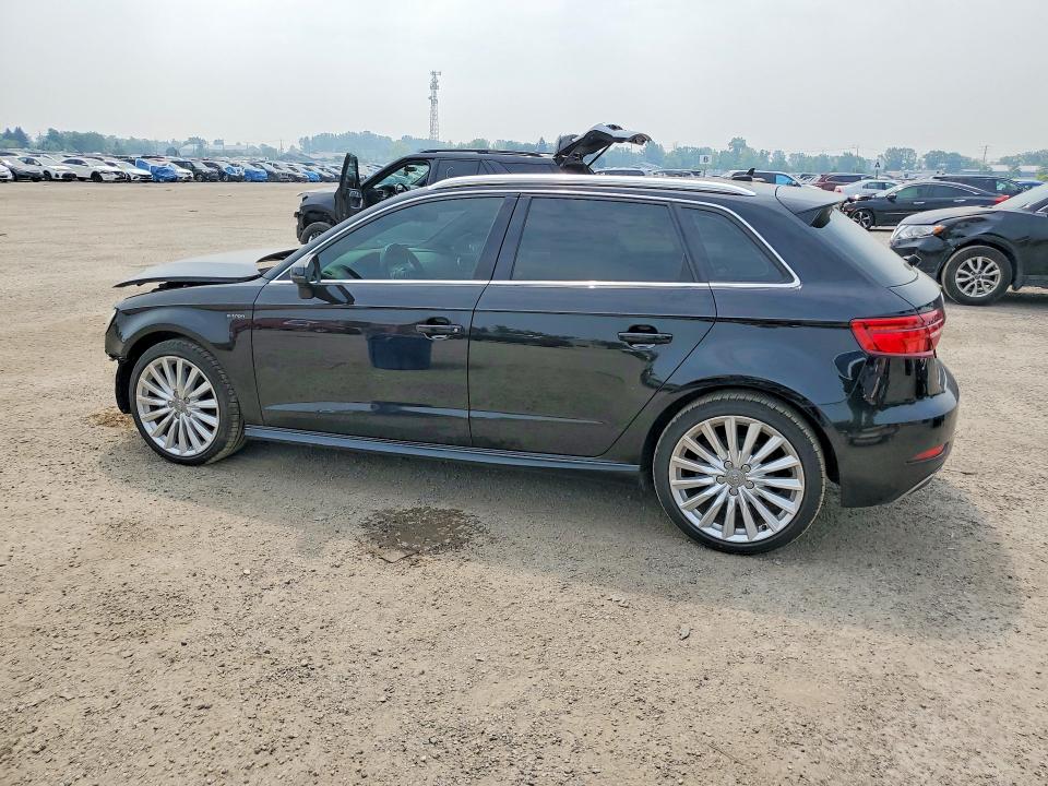 Продаж на аукціоні авто 2017 Audi A3, vin: WAUSPBFFXHA105269, номер лоту: 60688486